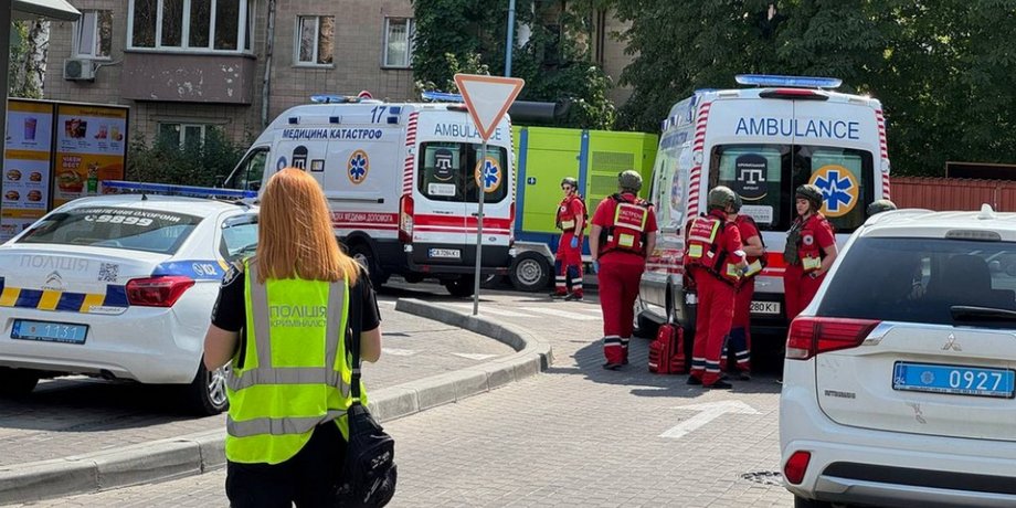 Поліція евакуювала персонал та відвідувачів McDonald's
