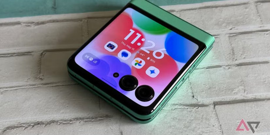 Смартфон Motorola Razr+