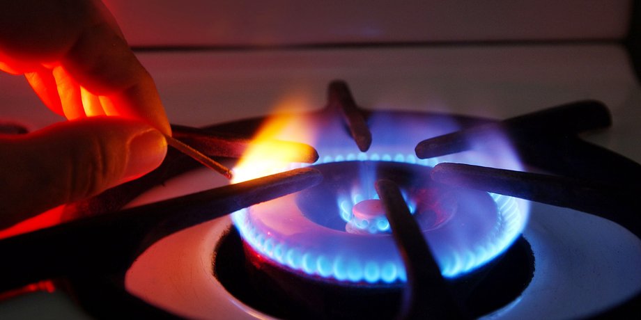 Газ в Україні, газова плита, газ горить, блакитне паливо