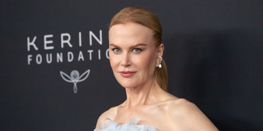 Николь Кидман, николь кидман стиль, Kering Foundation Caring For Women, платье с перьями, баленсиага, актриса