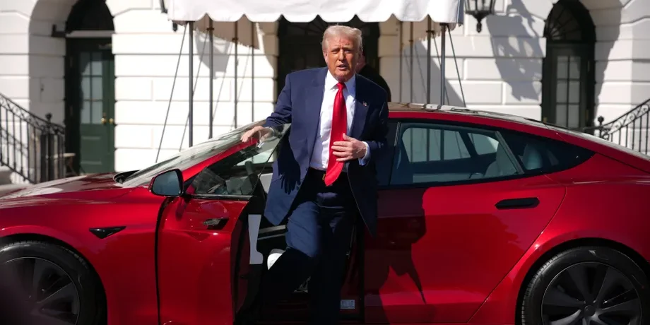 Трамп планирует избавиться от своей "Теслы"