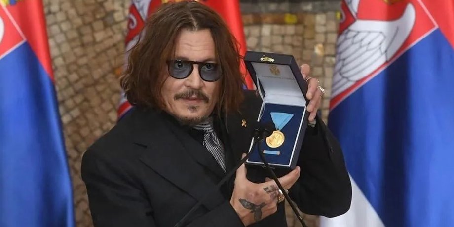 Джонни Депп, президент Сербии, Александр Вучич, золотая медаль, награда