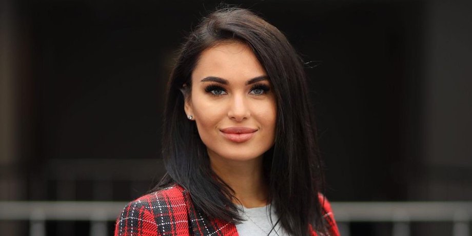 Алена Зель, помощница Арахамии, помощница депутата, девушка упала в обморок