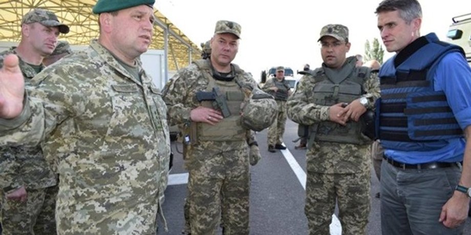 Гэвин Уильямсон, Сергей Наев и др. военные/Фото: facebook.com/pressjfo.news