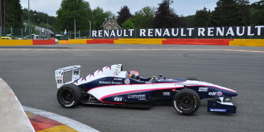 Болид Renault / Фото: chequeredflags.fr