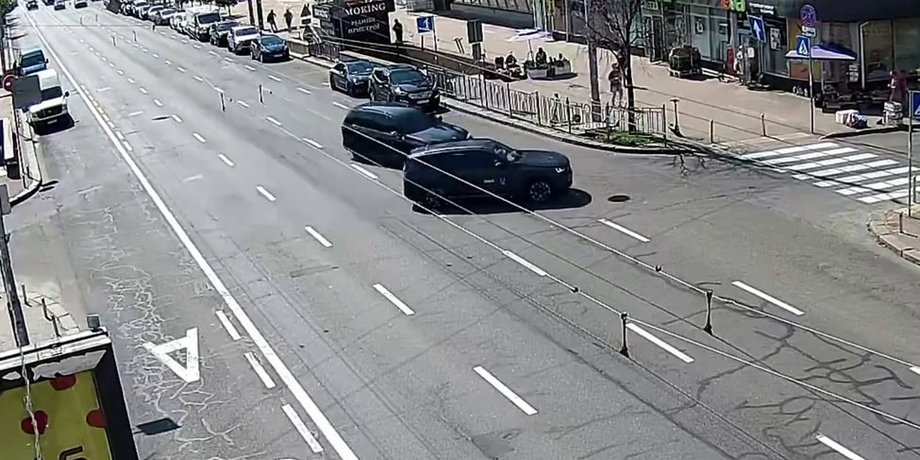 Стало известно, кто находился за рулем автомобилей