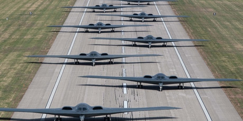 Бомбардировщики В-2 США, бомбардировщики невидимки
