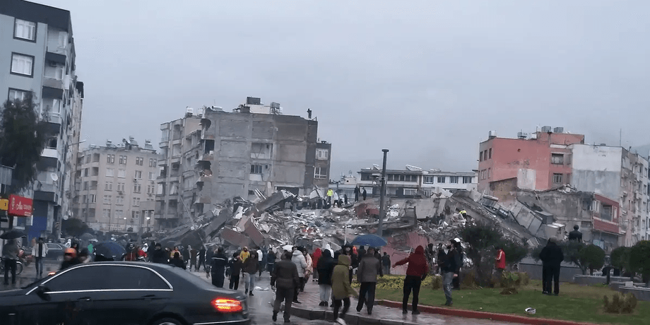 Последствия землетрясения в Турции