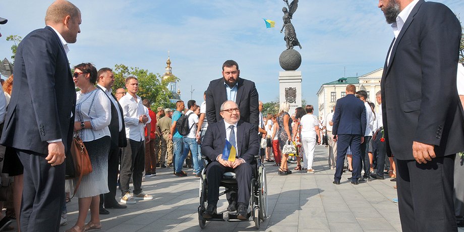 геннадий кернес, подпись