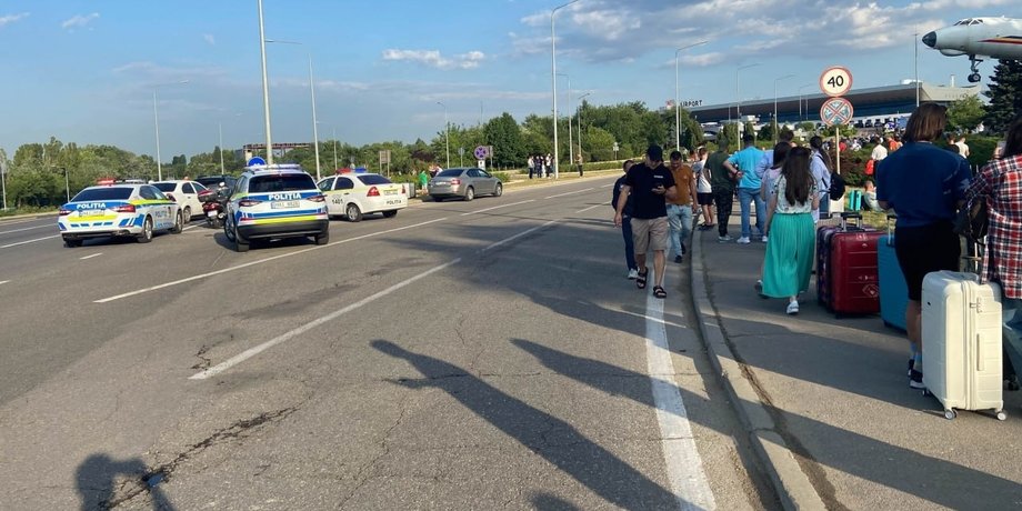 стрілянина кишинів, кишинів аеропорт, стрілянина кишинів аеропорт, аеропорт, кишинів, кишинів стрілянина