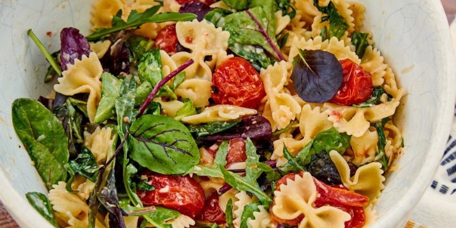 Салат з макаронами і тунцем, італійська кухня, рецепт салату, салат з макаронами