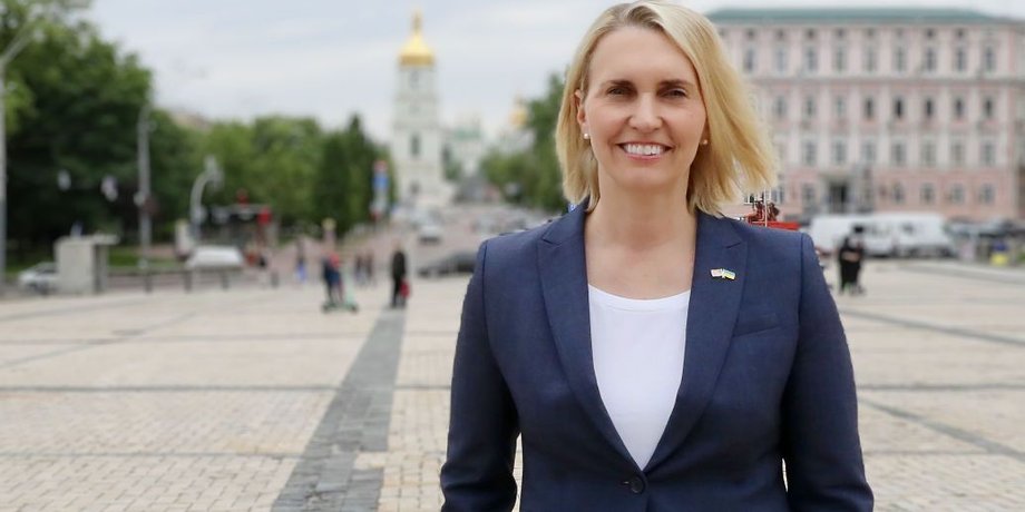 Бріджіт Брінк, США, посол, відставка, Трамп, політика Трампа, причини відставки Брінк, чому Брінк пішла у відставку