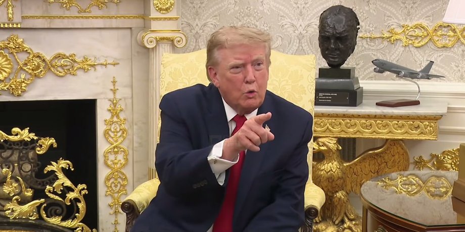 президент США Дональд Трамп в Белом доме