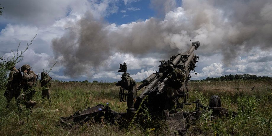 пушка, украинские военные, выстрел из пушки, пушка ВСУ