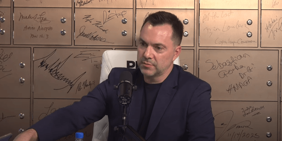 Олексій Арестович, інтерв'ю, блогер