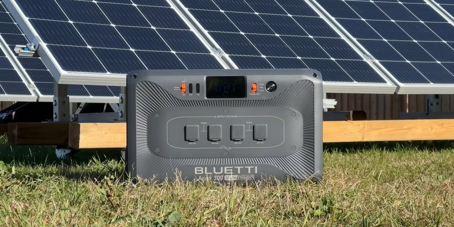 Зарядна станція Bluetti Apex 300