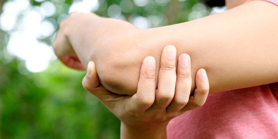 дослідження, медицина, біль, нерв, нерви, лікоть, удар, біль від удару, травма, біль від травми, рука, чому болить лікоть