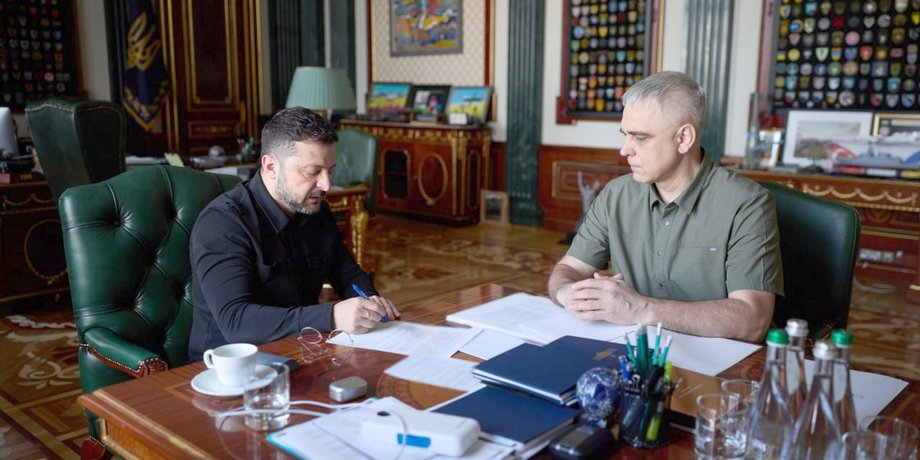фото президента України Володимира Зеленського та в.о. глави СБУ Олександра Поклада