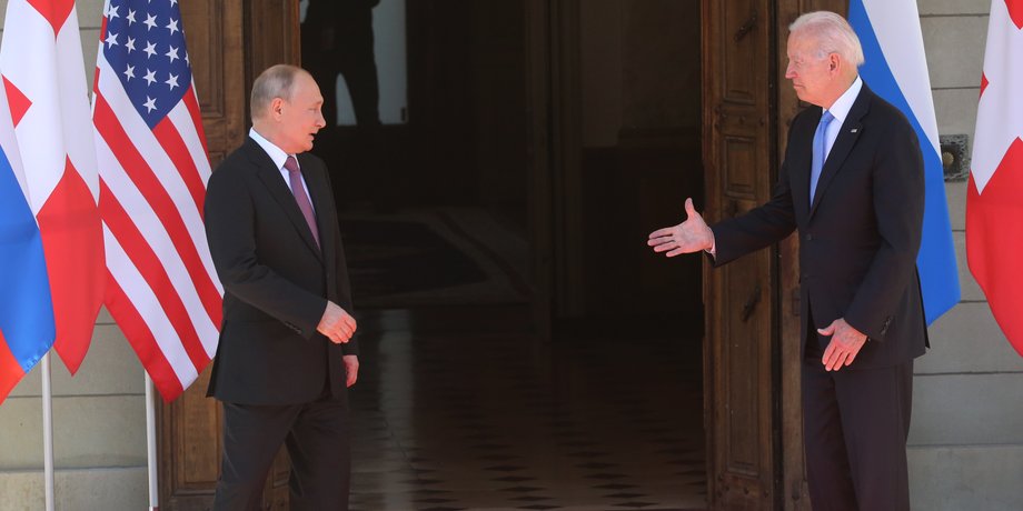 Байден протягивает руку Путину