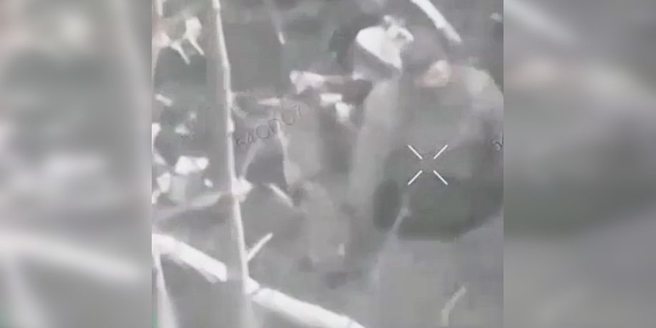 фото российского военного в трубе на Сумском направлении