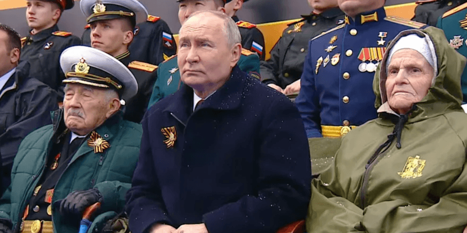 путин и бронежилет, путин на параде