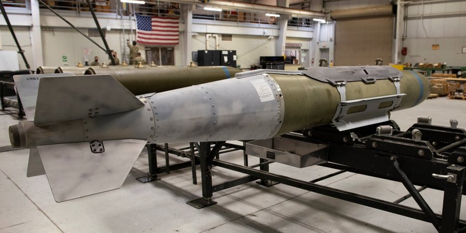 Украинская боевая авиация уже использует высокоточные бомбы JDAM