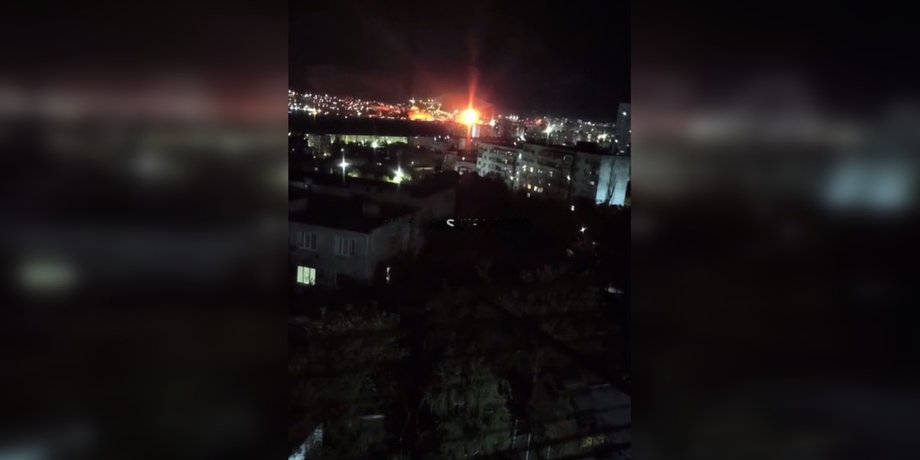 В Новороссийске раздались взрывы и вспыхнул пожар в порту пожар в Новороссийске после атаки дронов в ночь на 9 сентября