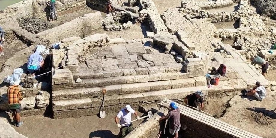 Херсонес Таврический, античный город-государство, Крым, греческая колонизация, византийская эпоха, Черное море, Список всемирного наследия ЮНЕСКО, археологический памятник, историческое значение, торговля и коммерция, россия, похищение артефактов