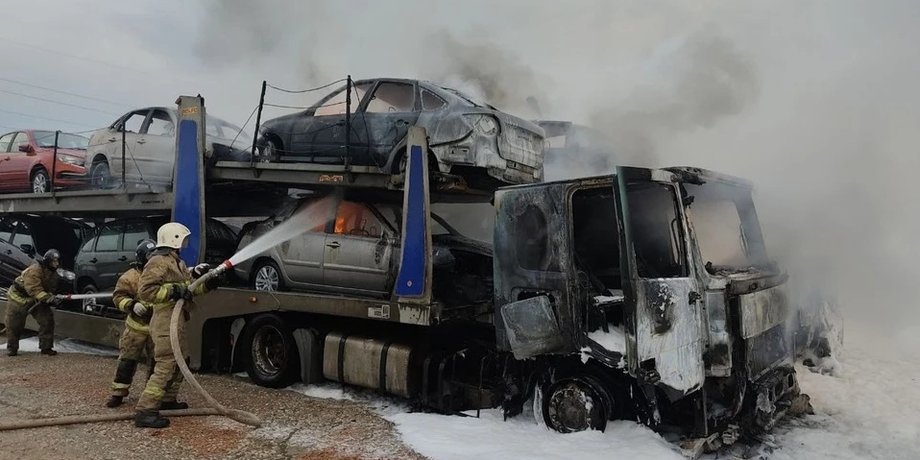 пожар АвтоВАЗ, пожар в Тольятти, сгорели ВАЗ, сгорели авто, Lada Granta, Lada Niva