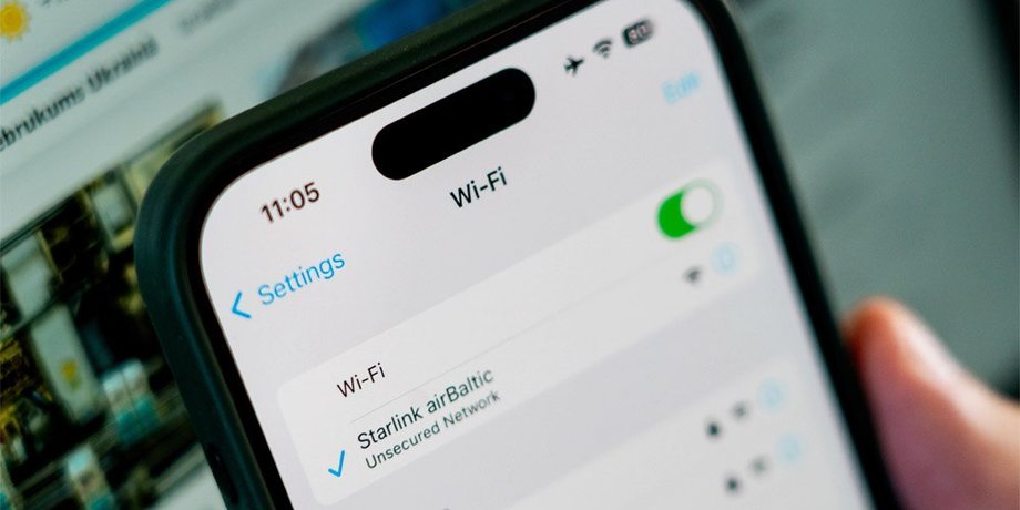 спутниковый интернет на бортах самолетов airBaltic, компания Starlink сотрудничает с авиакомпанией из Европы