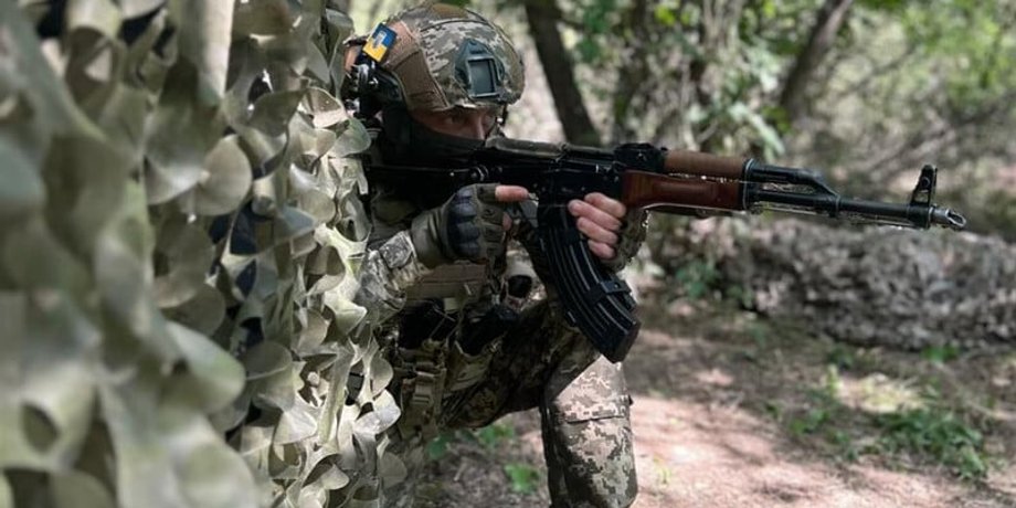 десантник ВСУ на учениях