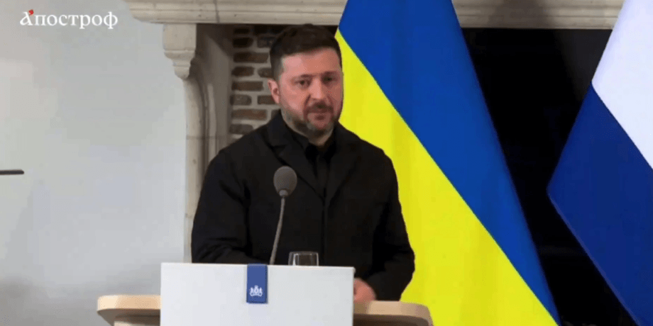 Владимир Зеленский во время пресс-конференции во время пресс-конференции