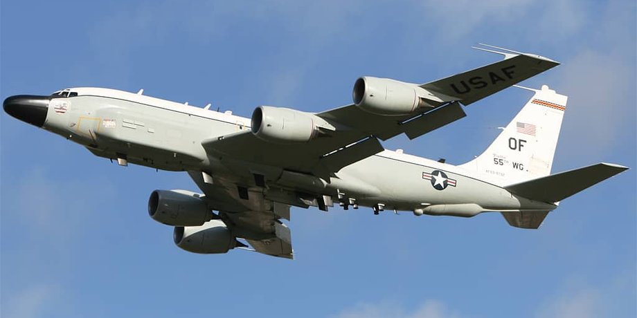 RC-135 самолет