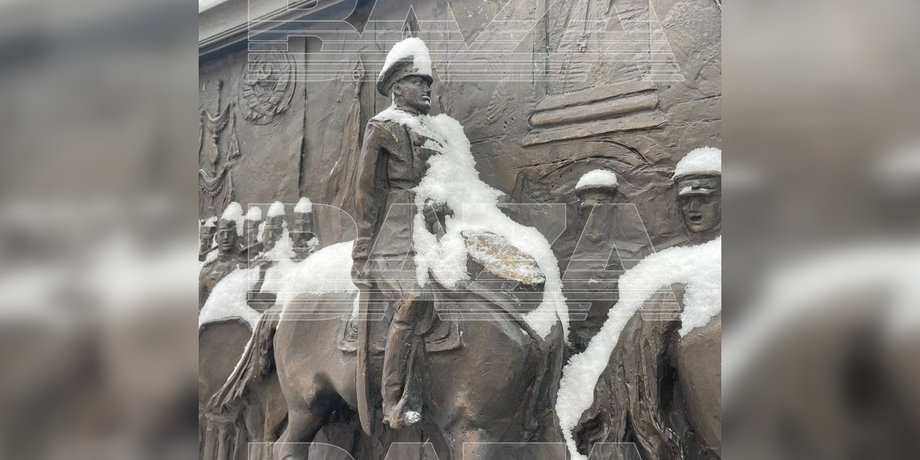 Барельеф в Москве, скульптура в Москве, инцидент на Красной площади, инцидент в Москве, чрезвычайное происшествие на Красной площади