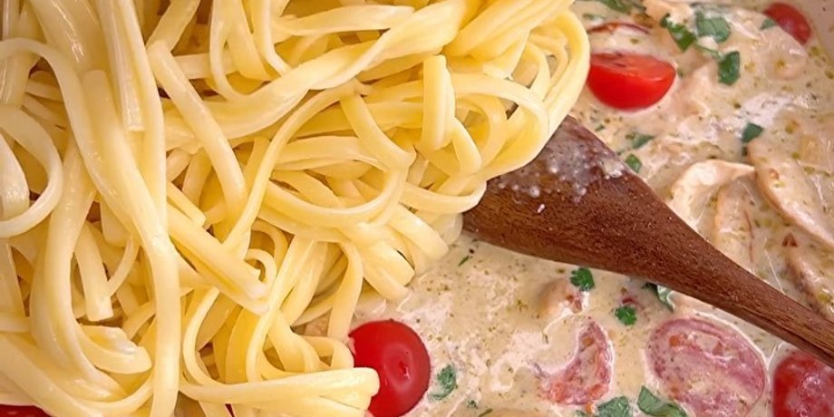 паста, макароны, соус песто, помидоры черри