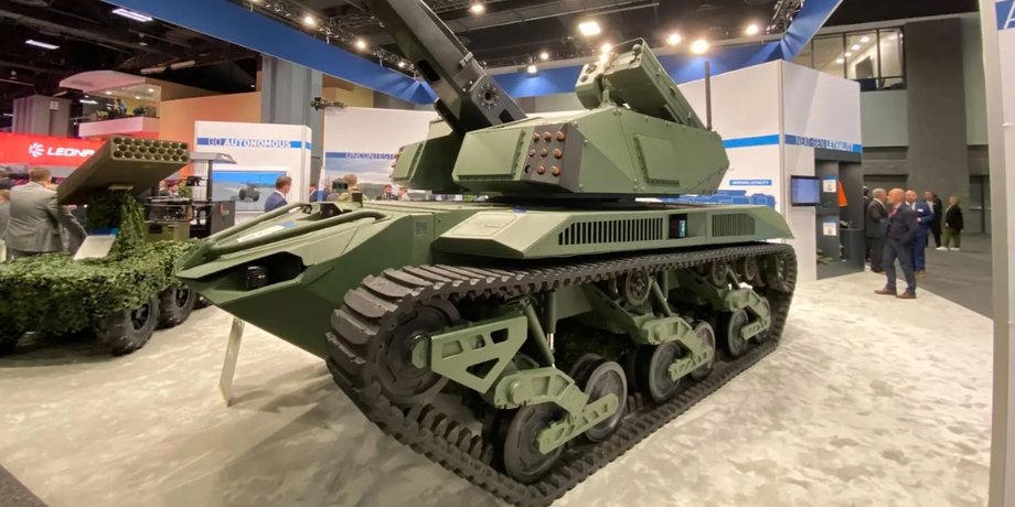 Беспилотный мини-танк Ripsaw с башней Skyranger 30