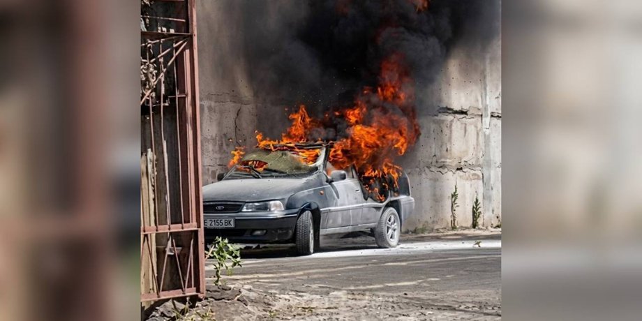 Кривому Розі загорівся легковий автомобіль.
