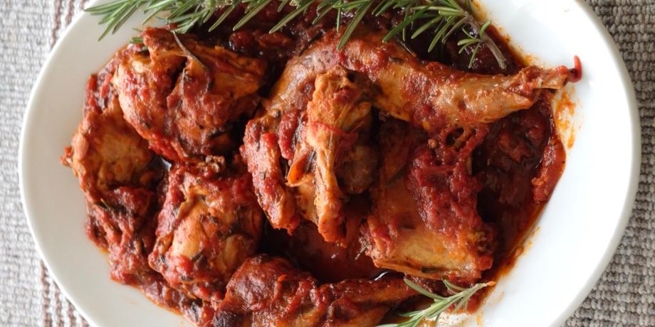 Кролик в томатном соусе, кролик по-итальянски, вкусной блюдо из кролика, кролик рецепт