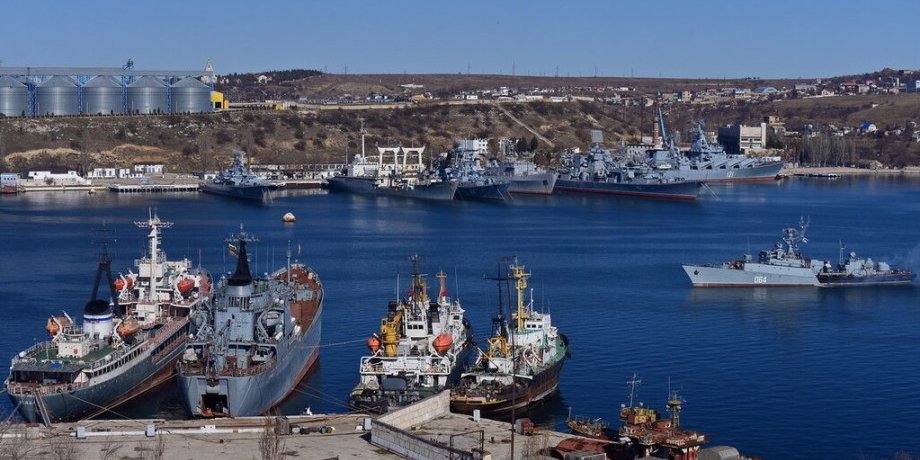 Севастопольська бухта, кораблі РФ, військовий флот РФ,