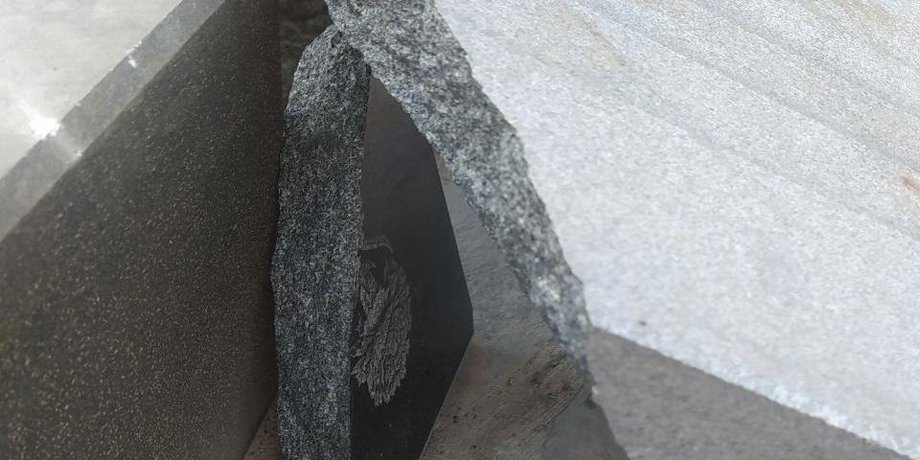 жертвы холокоста, мемориал, памятник, вандализм