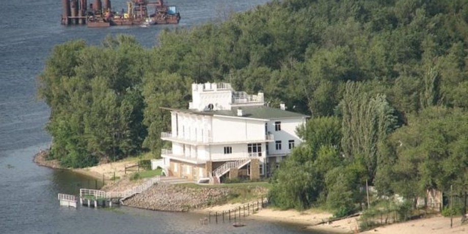 Здание на Трухановом острове, принадлежащее ООО "Мир природы" / Фото: Наші гроші