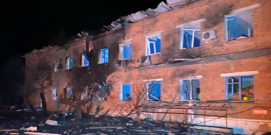 больница, обстрел, обломки
