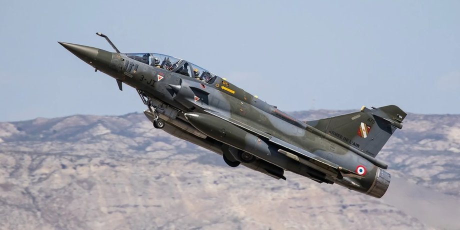 Mirage 2000D самолет