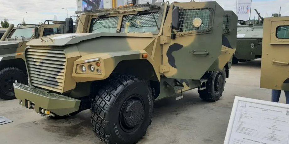 Російська бронемашина "Атлет"