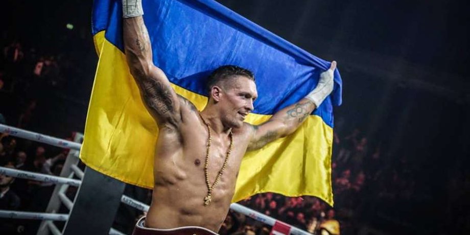 Александр Усик / фото - страница боксера в Facebook