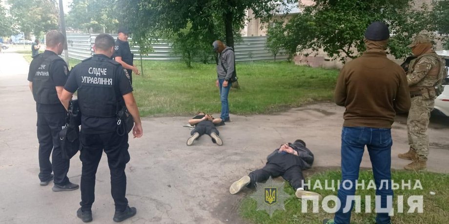 схема выезда за границу, преступная схема, нацполиция