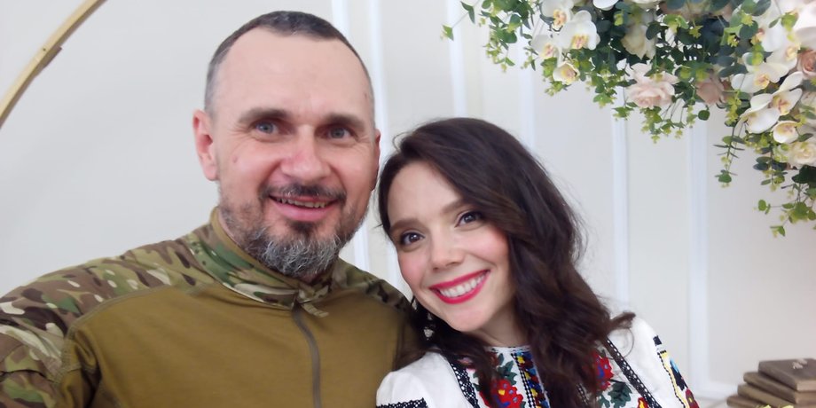 Олег Сенцов и Вероника Вельч, олег сенцов стал отцом в четвертый раз, у олега сенцова родился сын, жена олега сенцова