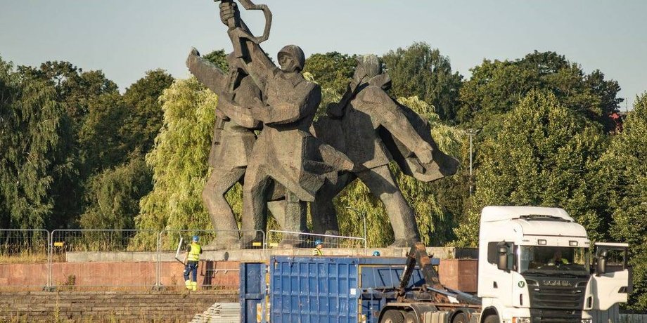 Памятник воинам-освбодителям, памятник рига, советские памятники рига