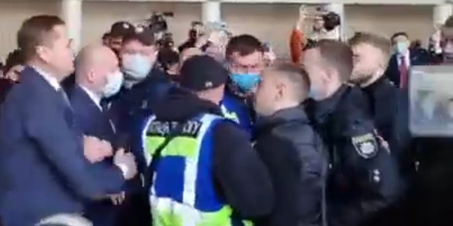 Черкассы, мэрия, Бондаренко, Нацкорпус, потасовка,