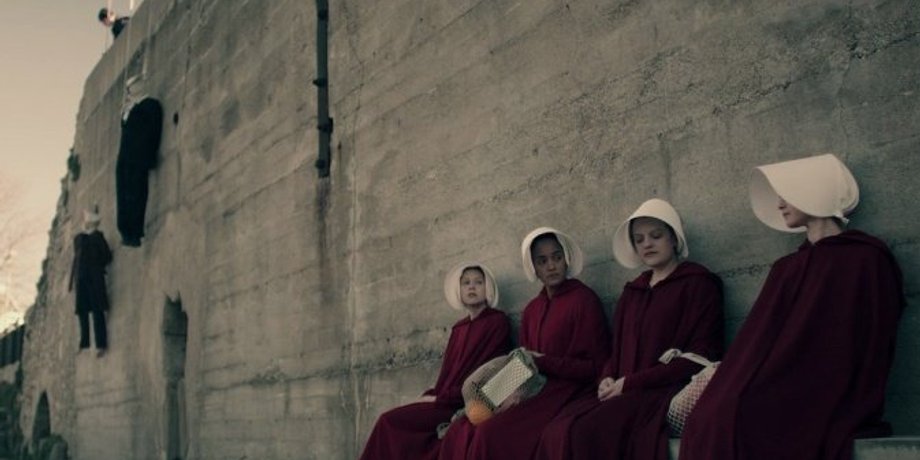 Фото: кадр из сериала "Рассказ служанки"